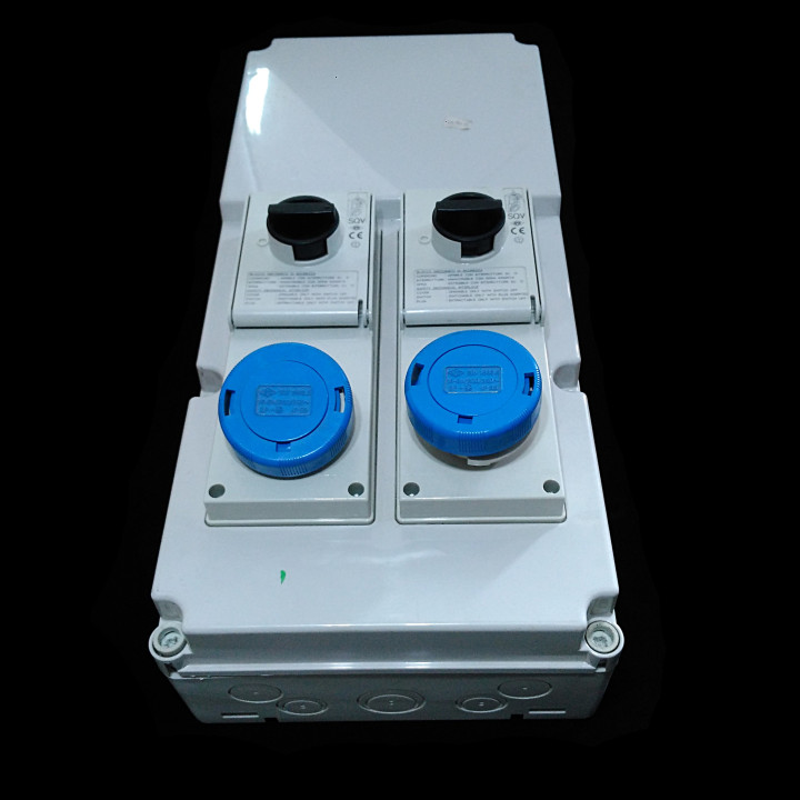 SQV 1663.5 - 2 Presa con Interruttore di Blocco Scatola 430x160mm 3P 250V 16A IP55