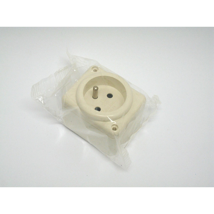 Socket French White  10/16A 250V 64x52x41