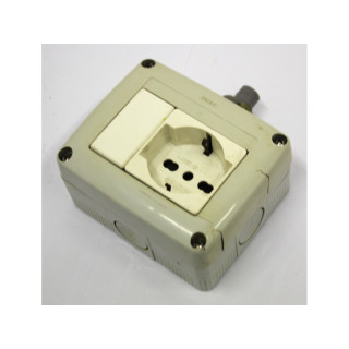 GEWISS - Scatola di Derivazione con Presa Universale