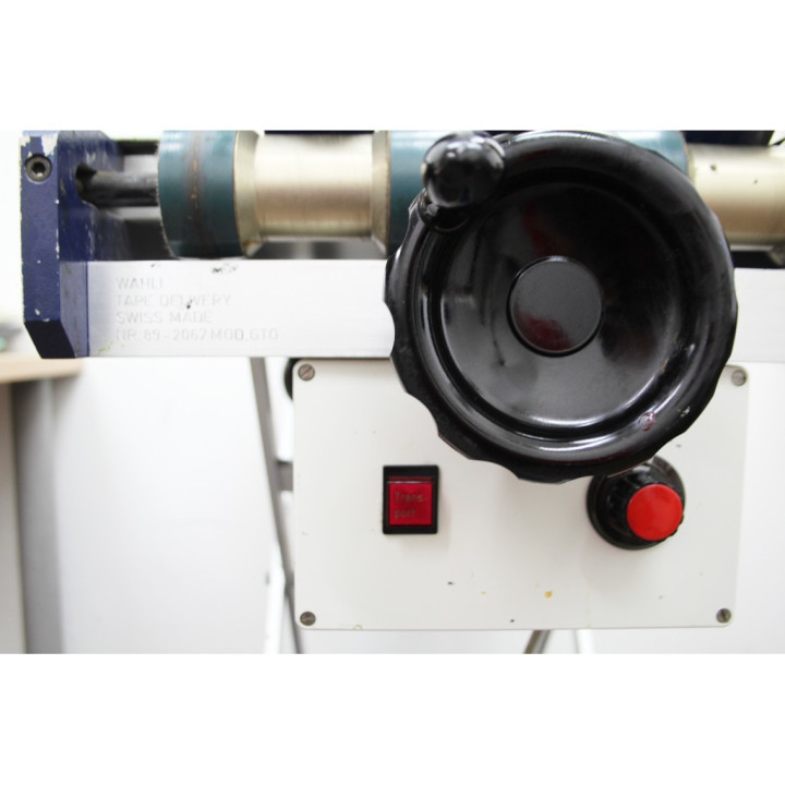 Carrello pantogrago con cinghie di scorrimento elettrico