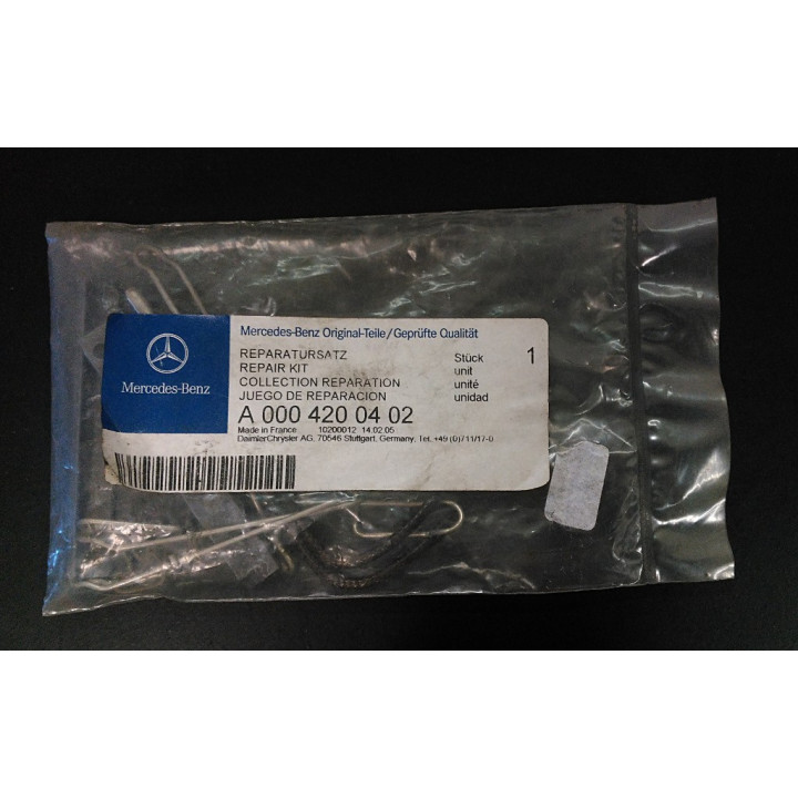 Mercedes-Benz A-000-420-04-02 - Kit di Riparzione/Usura Pastilgie Freno
