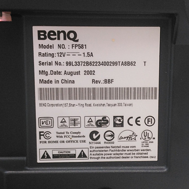 BenQ FP581 - Monitor LCD 15 Pollicini con Cavi